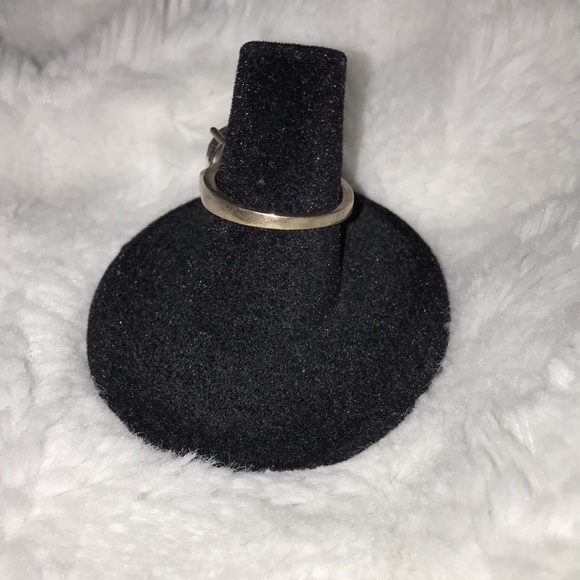 Iridescent genuine crystal set in sterling silver whale tail bezel ring - Picture 3 of 5